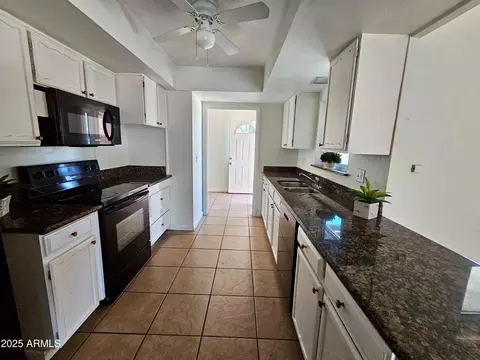 Kitchen - 2601 E Virginia Ave, Phoenix, AZ 85008 photo 5 of 5