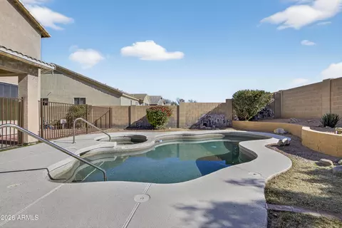 Exterior - 2333 W Carter Rd, Phoenix, AZ 85041 photo 5 of 7