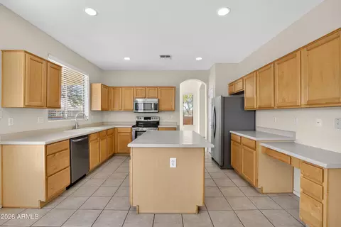 Kitchen - 2333 W Carter Rd, Phoenix, AZ 85041 photo 1 of 8
