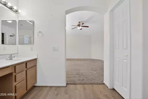 Entry Way - 2333 W Carter Rd, Phoenix, AZ 85041 photo 3 of 6
