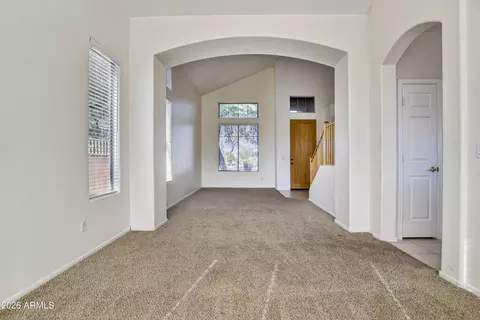 Living - 2333 W Carter Rd, Phoenix, AZ 85041 photo 4 of 9