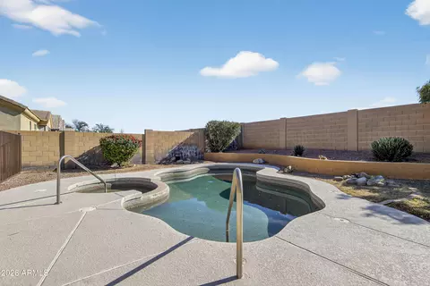 Exterior - 2333 W Carter Rd, Phoenix, AZ 85041 photo 4 of 7