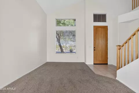 Living - 2333 W Carter Rd, Phoenix, AZ 85041 photo 3 of 9