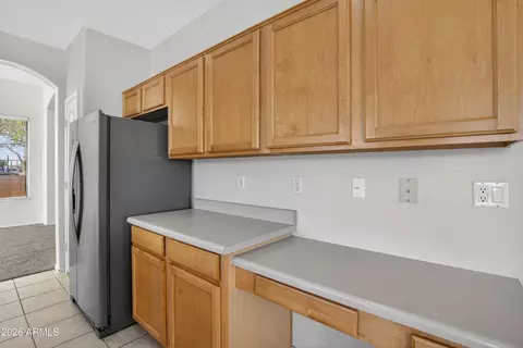 Kitchen - 2333 W Carter Rd, Phoenix, AZ 85041 photo 8 of 8