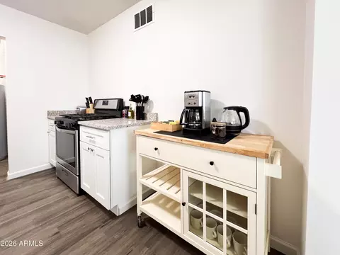 Kitchen - 4132 N 3rd Ave, Phoenix, AZ 85013 photo 3 of 5