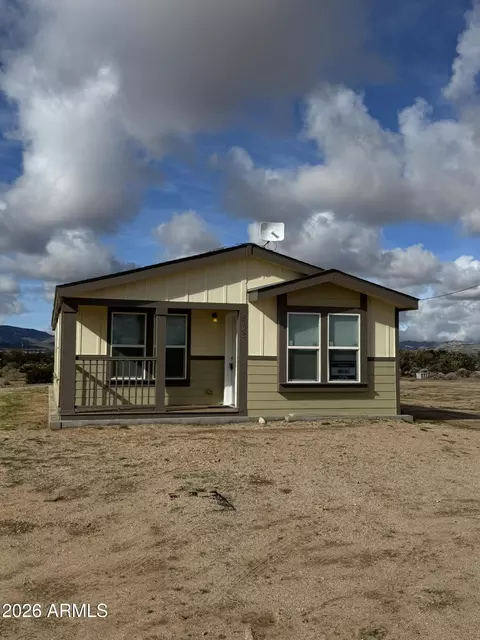 4123 N Cowlic Rd, Golden Valley, AZ 86413