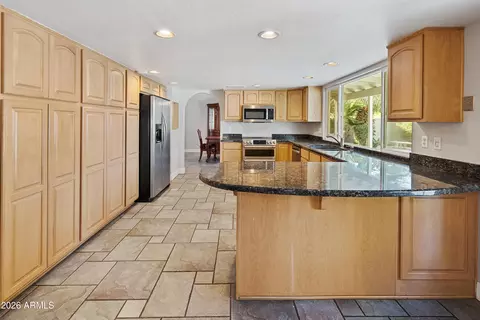 Kitchen - 8464 N 7th Ave, Phoenix, AZ 85021 photo 3 of 3