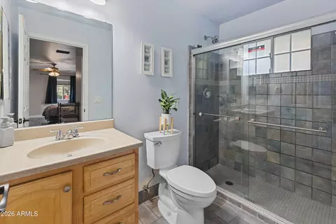 Bath - 8464 N 7th Ave, Phoenix, AZ 85021 photo 1 of 6