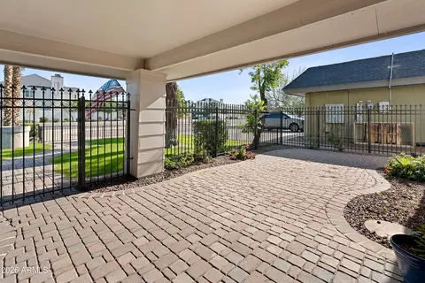 Exterior - 8464 N 7th Ave, Phoenix, AZ 85021 photo 5 of 12