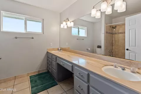 Bath - 8464 N 7th Ave, Phoenix, AZ 85021 photo 6 of 6