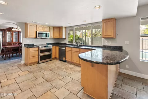 Kitchen - 8464 N 7th Ave, Phoenix, AZ 85021 photo 2 of 3