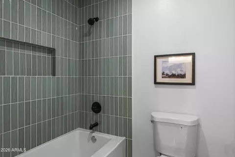 Bath - 3845 E Yeager Dr, Gilbert, AZ 85295 photo 3 of 8