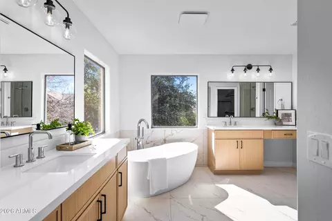 Bath - 3845 E Yeager Dr, Gilbert, AZ 85295 photo 4 of 8