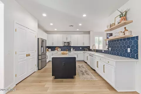 Kitchen - 3311 E Anika Dr, Gilbert, AZ 85298 photo 2 of 4