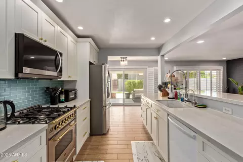 Kitchen - 1065 E Fairmont Dr, Tempe, AZ 85282 photo 1 of 6