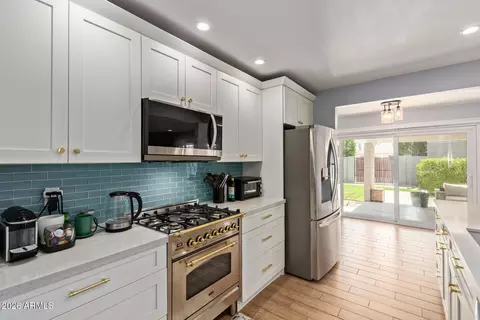 Kitchen - 1065 E Fairmont Dr, Tempe, AZ 85282 photo 6 of 6
