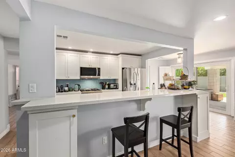 Kitchen - 1065 E Fairmont Dr, Tempe, AZ 85282 photo 5 of 6
