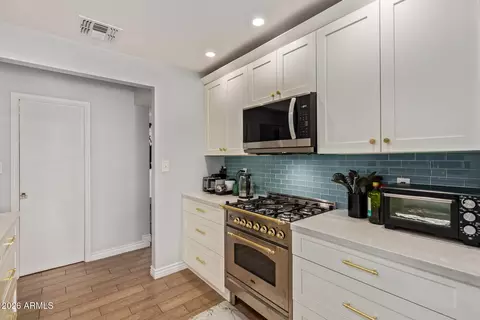 Kitchen - 1065 E Fairmont Dr, Tempe, AZ 85282 photo 2 of 6