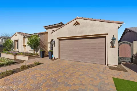 938 E Parkview Dr, Gilbert, AZ 85295 photo 4