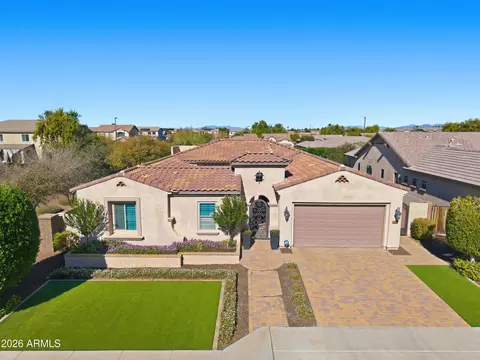 938 E Parkview Dr, Gilbert, AZ 85295 photo 2