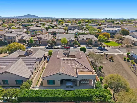 938 E Parkview Dr, Gilbert, AZ 85295 photo 59
