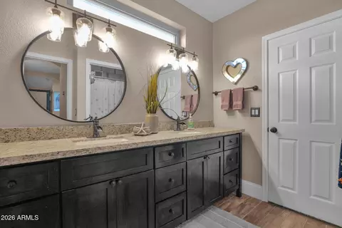 Bath - 1519 W Devon Dr, Gilbert, AZ 85233 photo 5 of 5