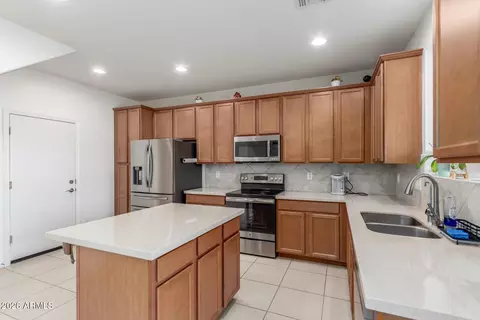 Kitchen - 10162 E Theorem Dr, Mesa, AZ 85212 photo 1 of 3