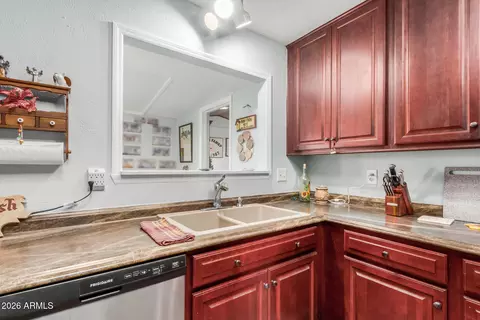 Kitchen - 3544 E Diamond Ave, Mesa, AZ 85204 photo 4 of 5