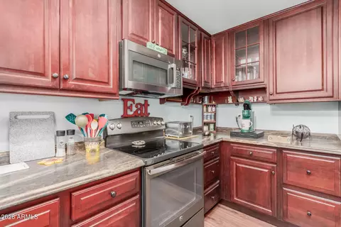 Kitchen - 3544 E Diamond Ave, Mesa, AZ 85204 photo 3 of 5