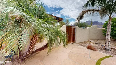 Exterior - 463 N Mountain View Rd, Apache Junction, AZ 85119 photo 7 of 10