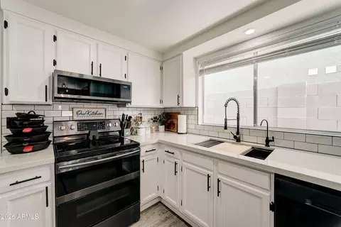 Kitchen - 4413 W Oraibi Dr, Glendale, AZ 85308 photo 1 of 4