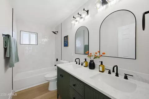 Bath - 2324 E Heatherbrae Dr, Phoenix, AZ 85016 photo 2 of 3