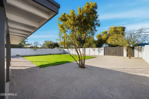 Exterior - 2324 E Heatherbrae Dr, Phoenix, AZ 85016 photo 5 of 6