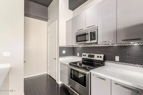 Kitchen - 1 E Lexington Ave #1407, Phoenix, AZ 85012 photo 4 of 6