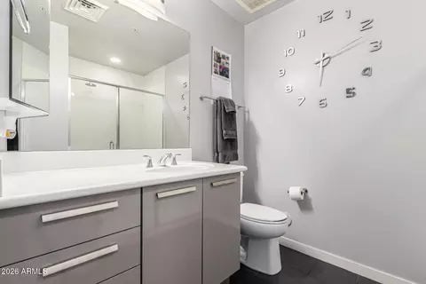 Bath - 1 E Lexington Ave #1407, Phoenix, AZ 85012 photo 1 of 3