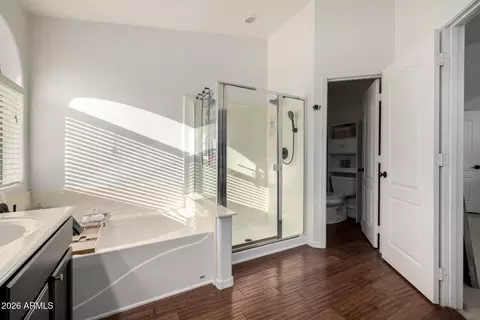 Bath - 1725 E Quail Ave, Phoenix, AZ 85024 photo 3 of 4