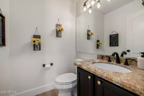 Bath - 1725 E Quail Ave, Phoenix, AZ 85024 photo 1 of 4
