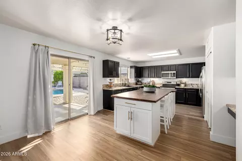 Kitchen - 1725 E Quail Ave, Phoenix, AZ 85024 photo 2 of 6