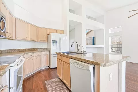 Kitchen - 1561 E Black Diamond Dr, Gilbert, AZ 85296 photo 3 of 3