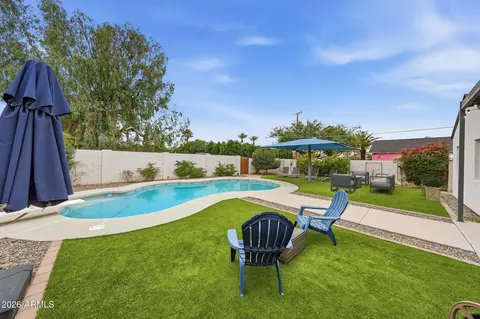 Exterior - 1359 E Weldon Ave, Phoenix, AZ 85014 photo 8 of 11
