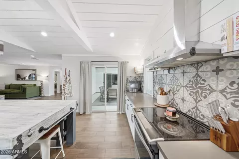 Kitchen - 1359 E Weldon Ave, Phoenix, AZ 85014 photo 5 of 10
