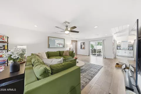 Living - 1359 E Weldon Ave, Phoenix, AZ 85014 photo 2 of 5
