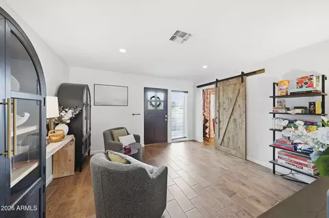 Entry Way - 1359 E Weldon Ave, Phoenix, AZ 85014 photo 3 of 3