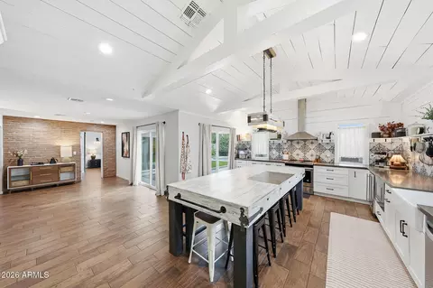 Kitchen - 1359 E Weldon Ave, Phoenix, AZ 85014 photo 10 of 10
