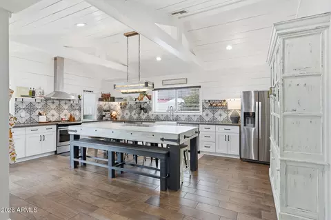 Kitchen - 1359 E Weldon Ave, Phoenix, AZ 85014 photo 1 of 10