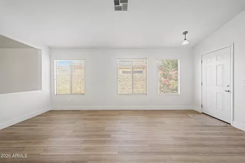 Living - 374 N Ocean Dr, Gilbert, AZ 85233 photo 3 of 7