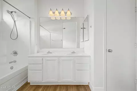 Bath - 374 N Ocean Dr, Gilbert, AZ 85233 photo 1 of 3