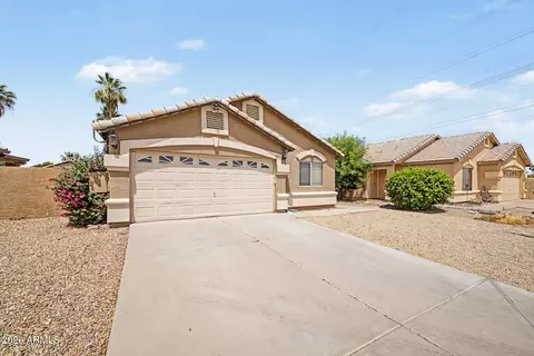 Exterior - 374 N Ocean Dr, Gilbert, AZ 85233 photo 2 of 5