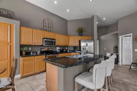 Kitchen - 4685 E Walnut Rd, Gilbert, AZ 85298 photo 3 of 7