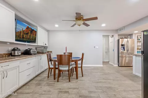 Dining - 4345 E Sequoia Trl, Phoenix, AZ 85044 photo 1 of 1